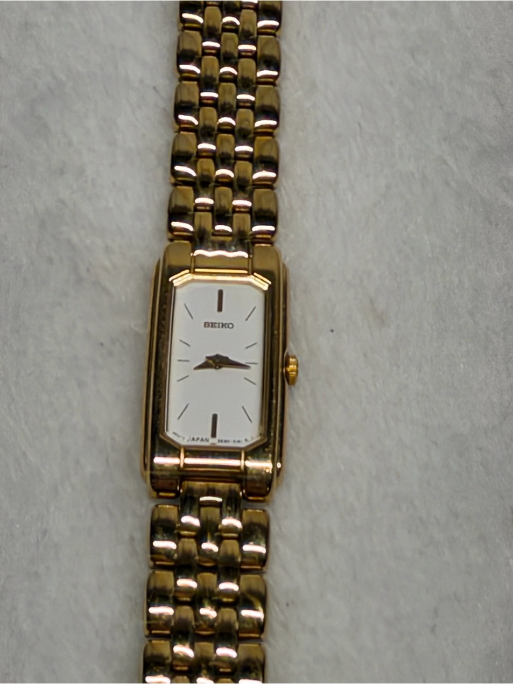 vintage gold-tone Seiko women’s dress watch rectangular Needs Battery